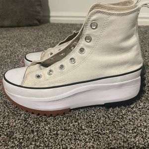 White run platform converse used, can be washed, comes without laces